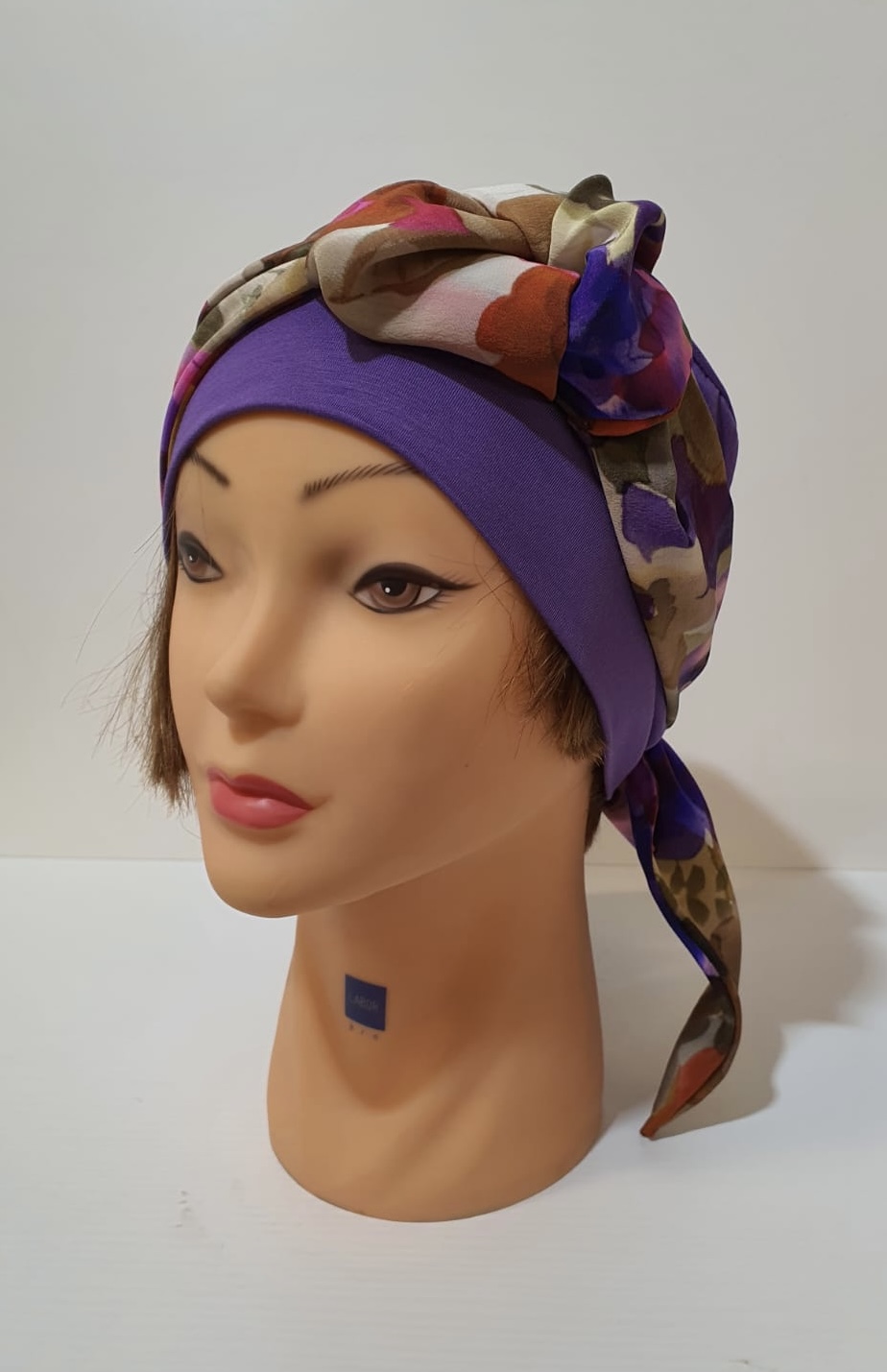 Parrucche Perugia turbante viola foulard fantasia
